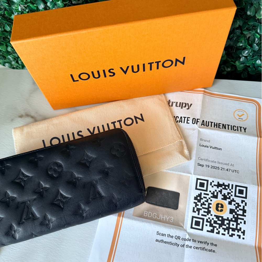 Louis Vuitton Black Monogram Coussin Zipped Lambskin Leather Wallet - Picture 10 of 10